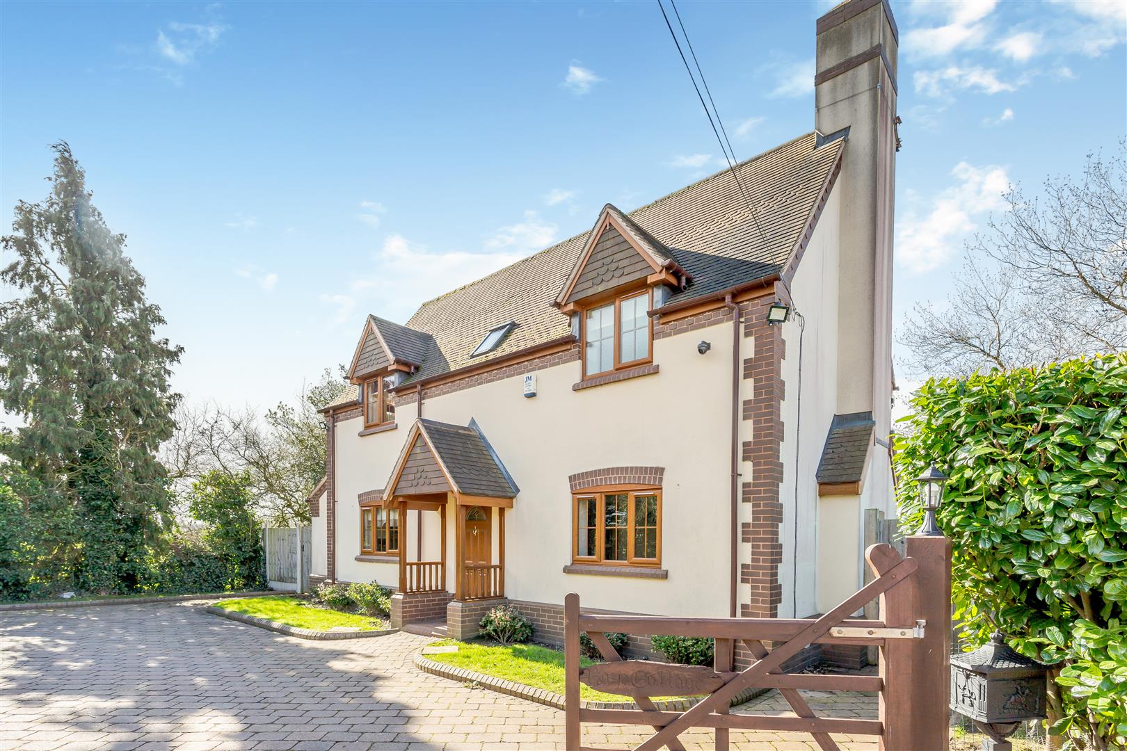 Broad Lane, Lichfield, WS13 8JQ Aston Knowles